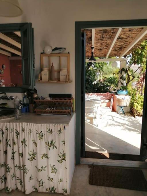 Villa Casa Dei Melograni At Vourlidia Leros à Vromolithos Extérieur photo